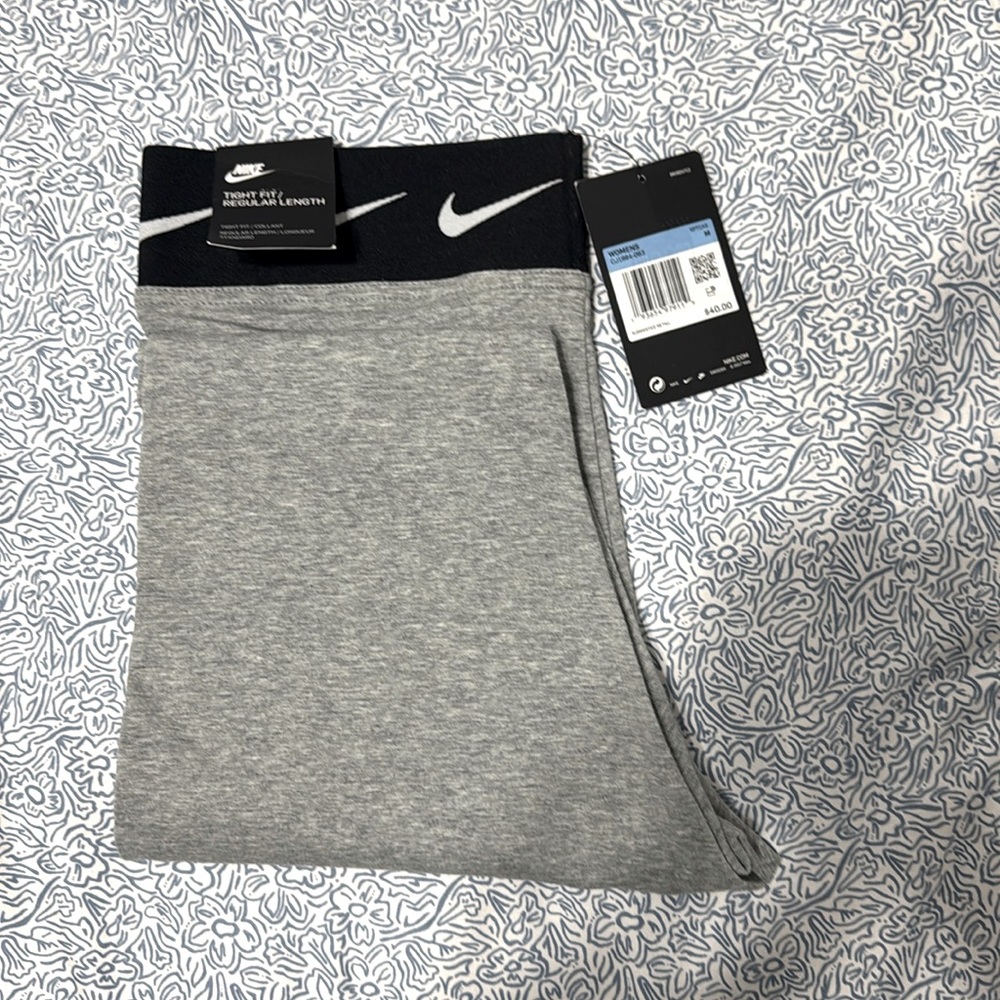 Nike tight fit leggings